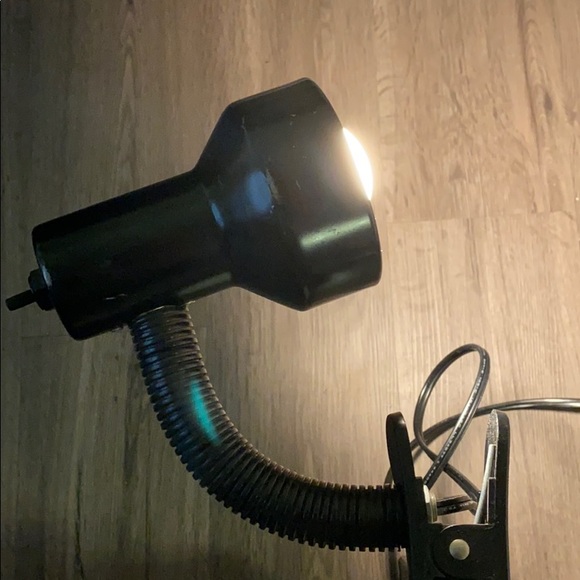 ✅ VINTAGE UL Pixar Clip-On Adjustable Neck Desk Reading Light Lamp Metal - Black - Picture 1 of 8